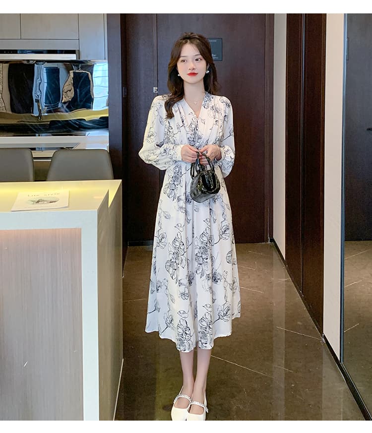 花柄 ファッション 優美な線描花柄ロングワンピース
