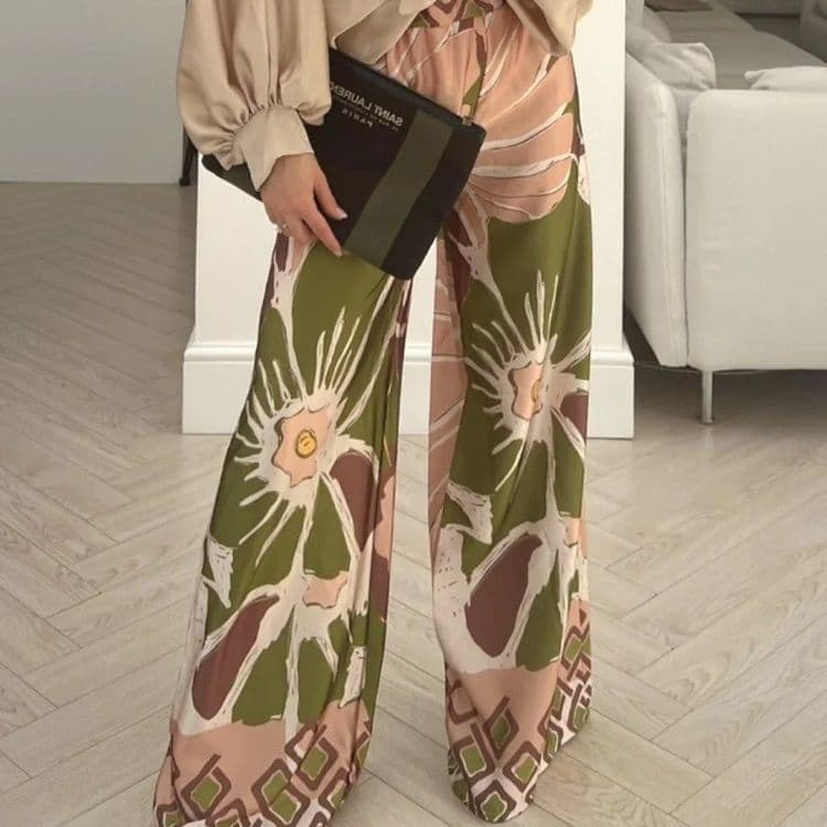 花柄 ファッション 大輪花模様のリゾートワイドパンツ