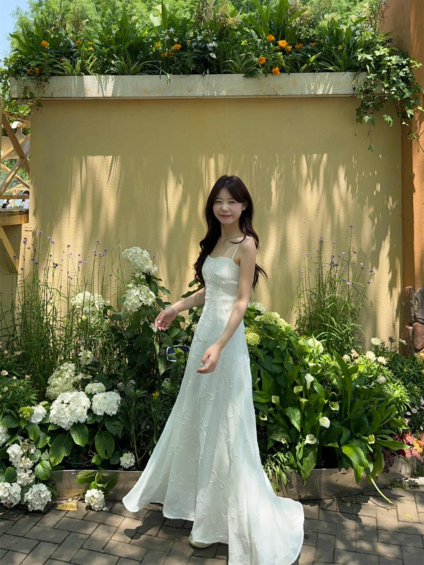 花柄 ファッション 2025年夏 優雅な花模様 キャミソールワンピース