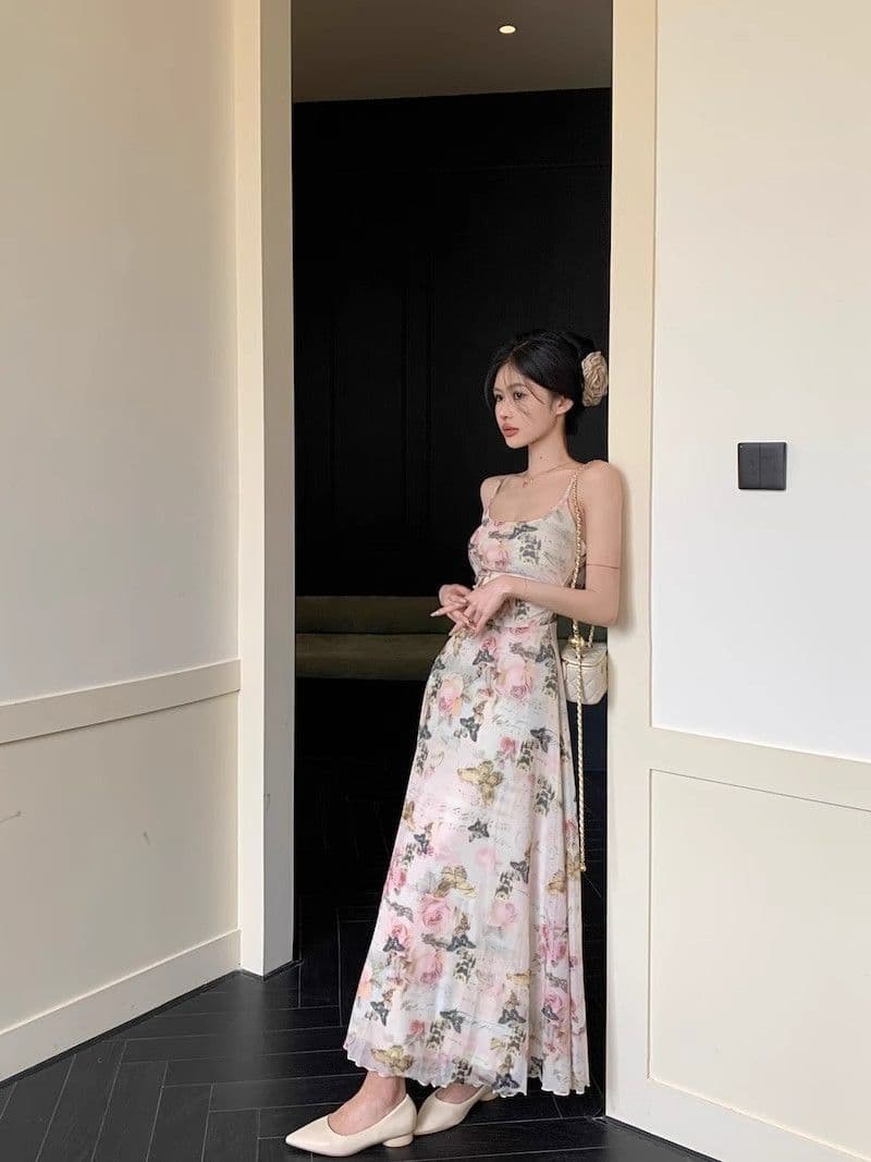 花柄 ファッション 蝶々と薔薇の優美なキャミワンピース