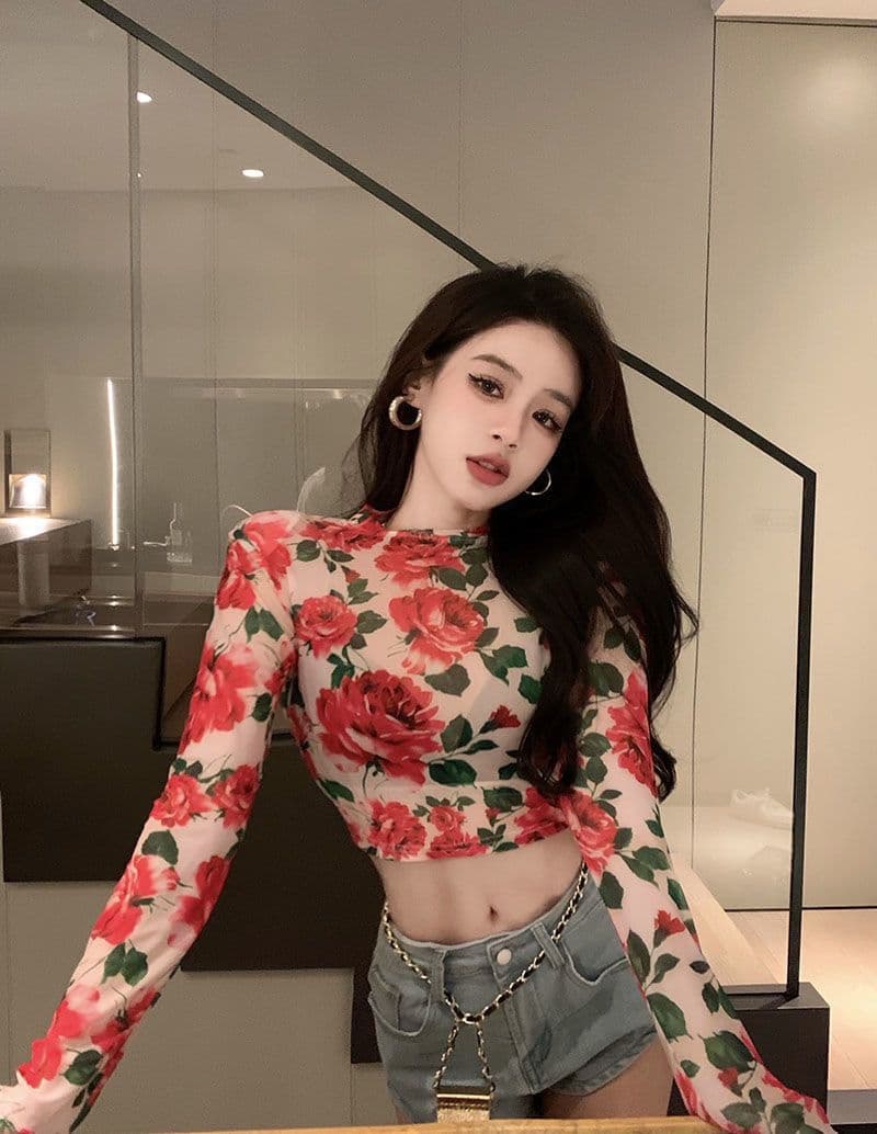花柄 ファッション 華やか薔薇柄ショート丈長袖Tシャツ