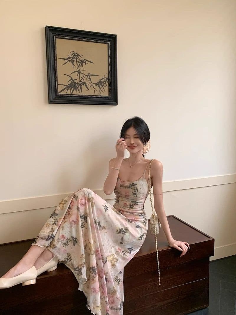 花柄 ファッション 蝶々と薔薇の優美なキャミワンピース