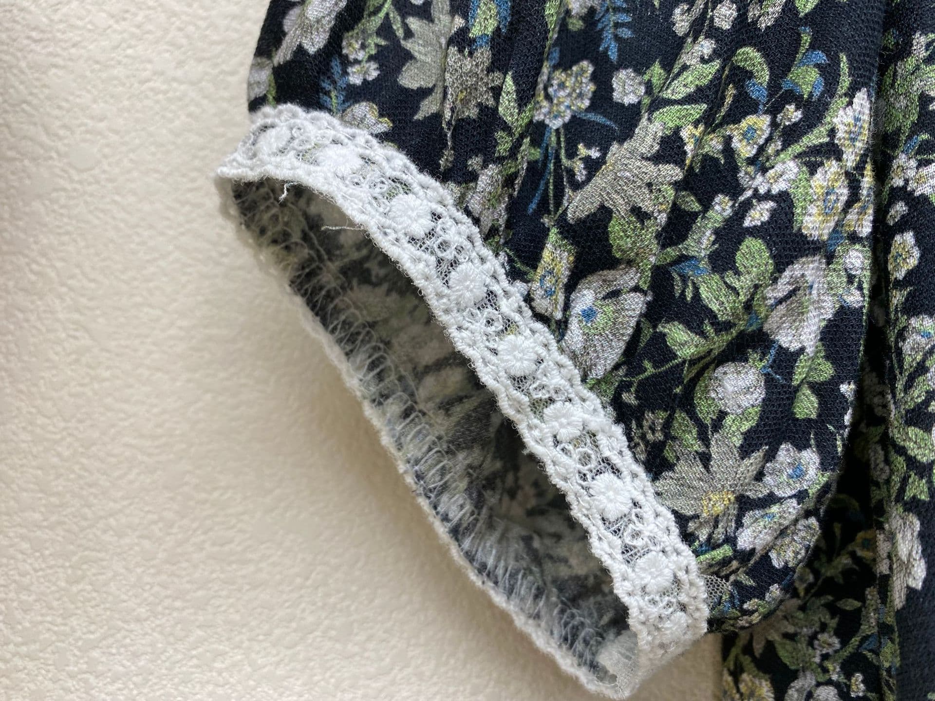花柄 ファッション 小花模様の優しげティアードワンピース