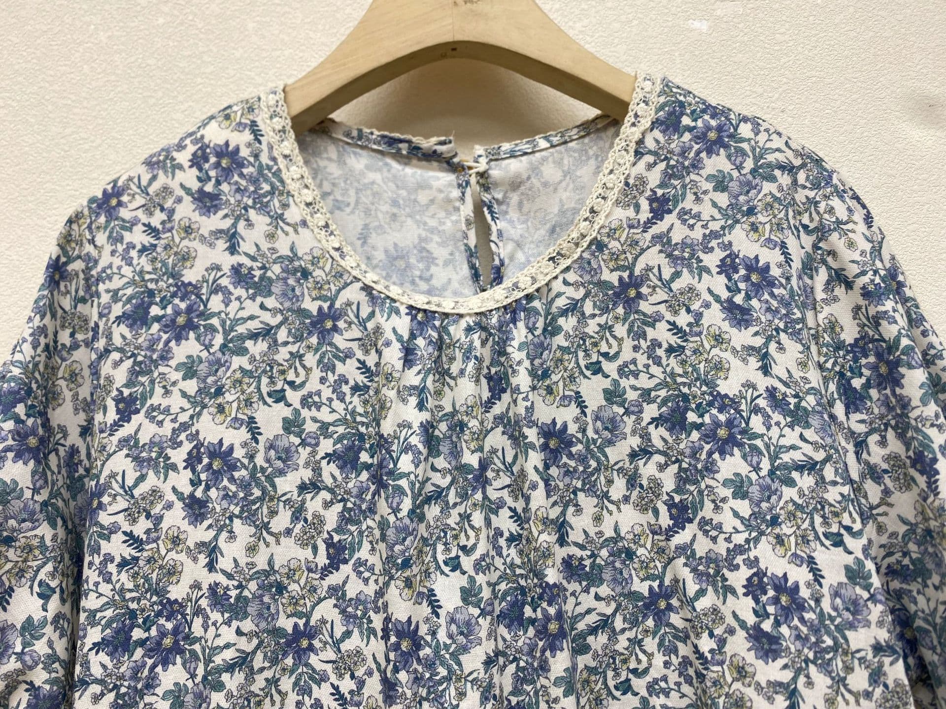 花柄 ファッション 小花模様の優しげティアードワンピース