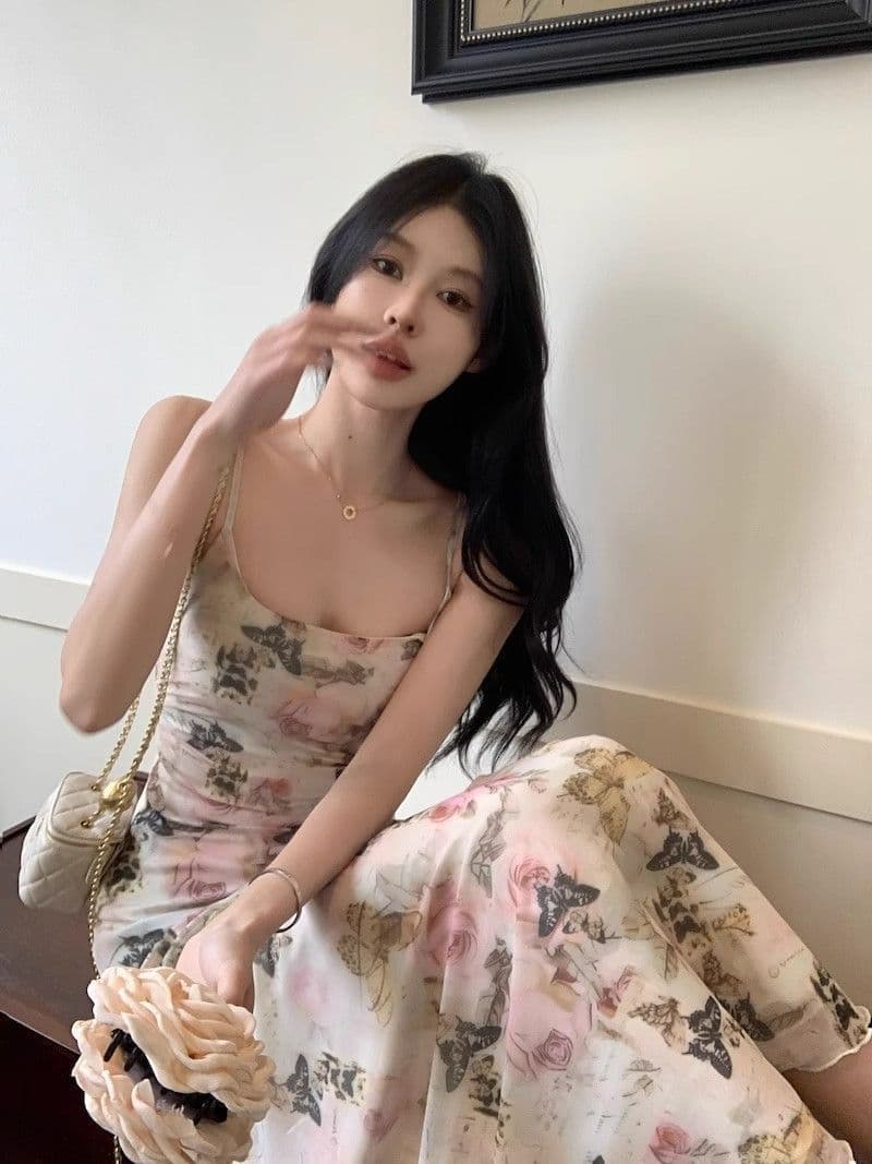 花柄 ファッション 蝶々と薔薇の優美なキャミワンピース