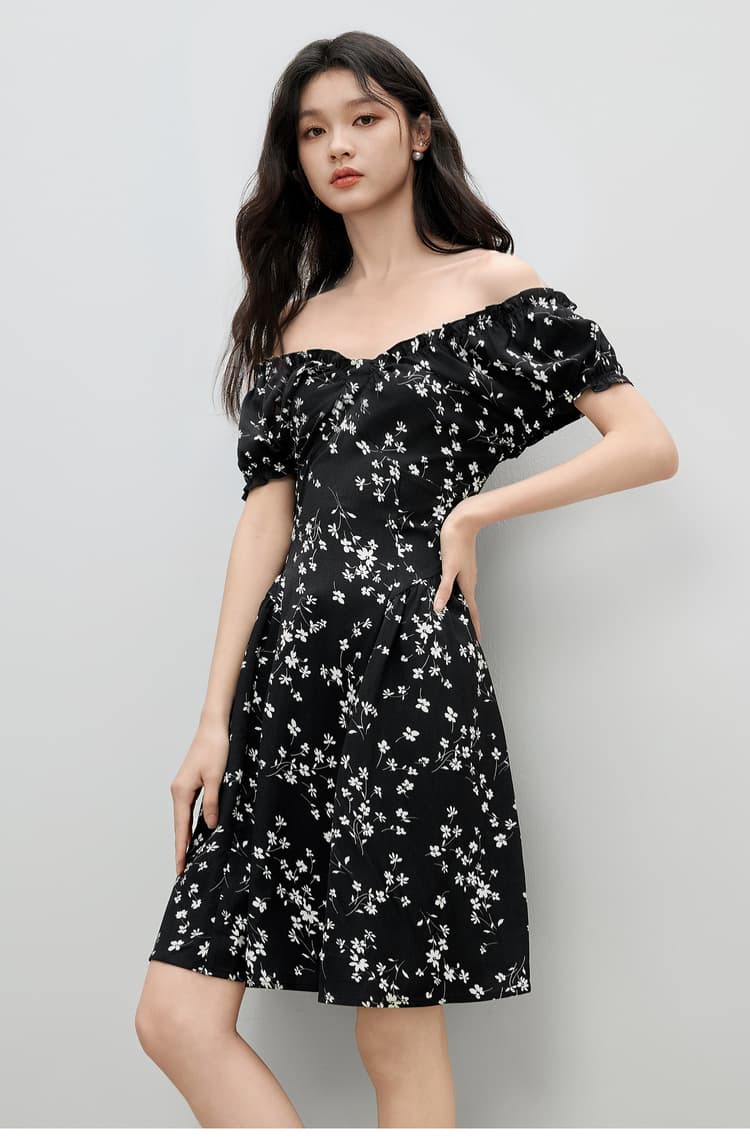 花柄 ファッション 雅やか小花舞う優美ワンピース