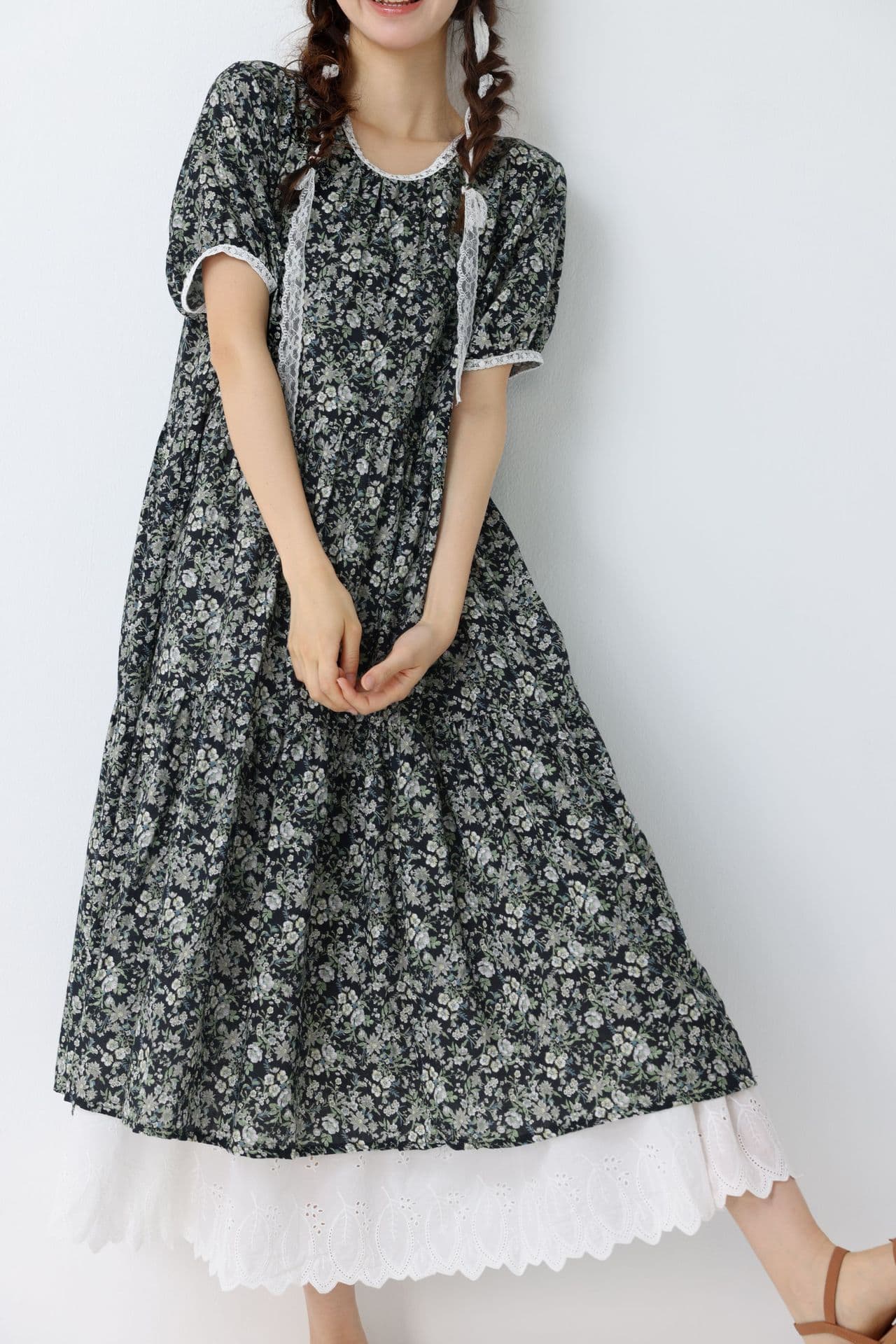 花柄 ファッション 小花模様の優しげティアードワンピース