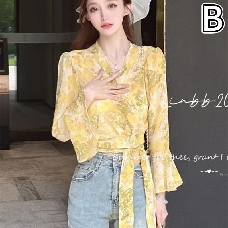 花柄 ファッション 春色花柄 Vネックフレア袖ブラウス 細身レディース