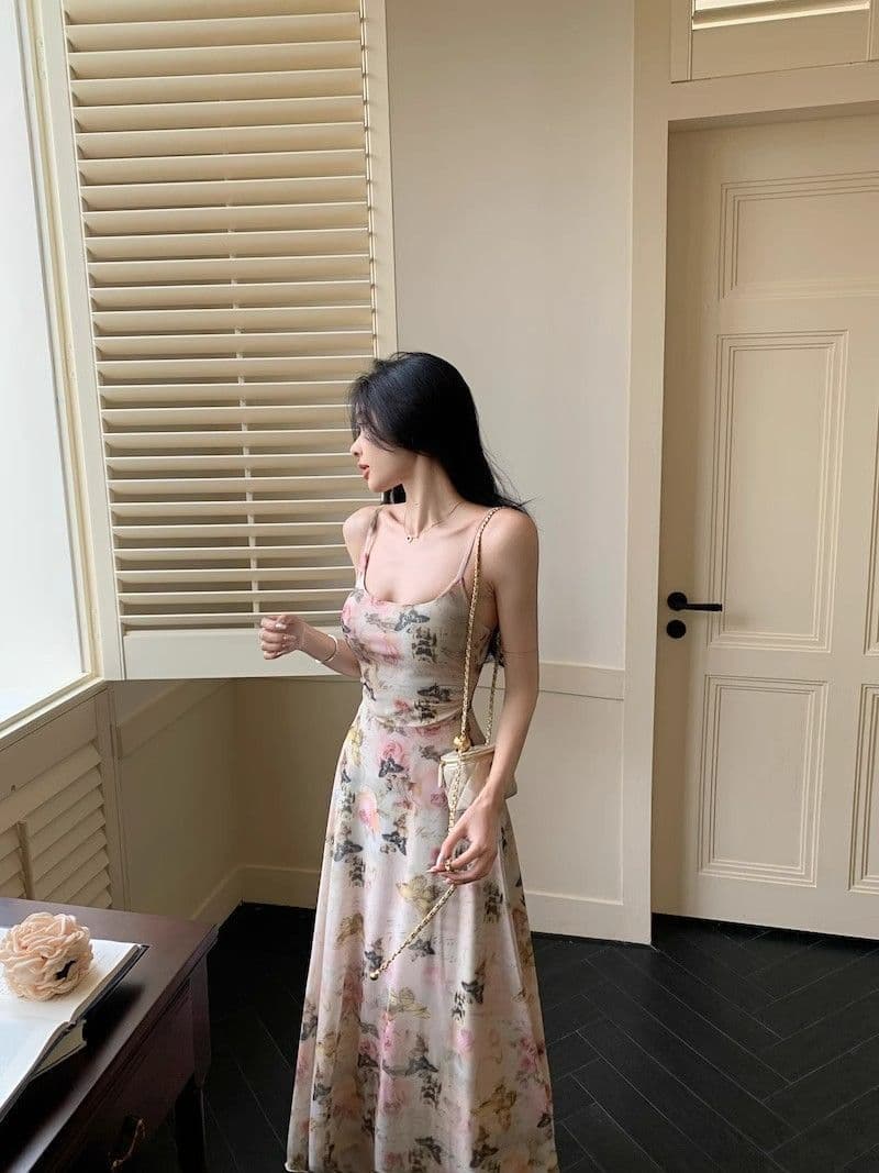 花柄 ファッション 蝶々と薔薇の優美なキャミワンピース