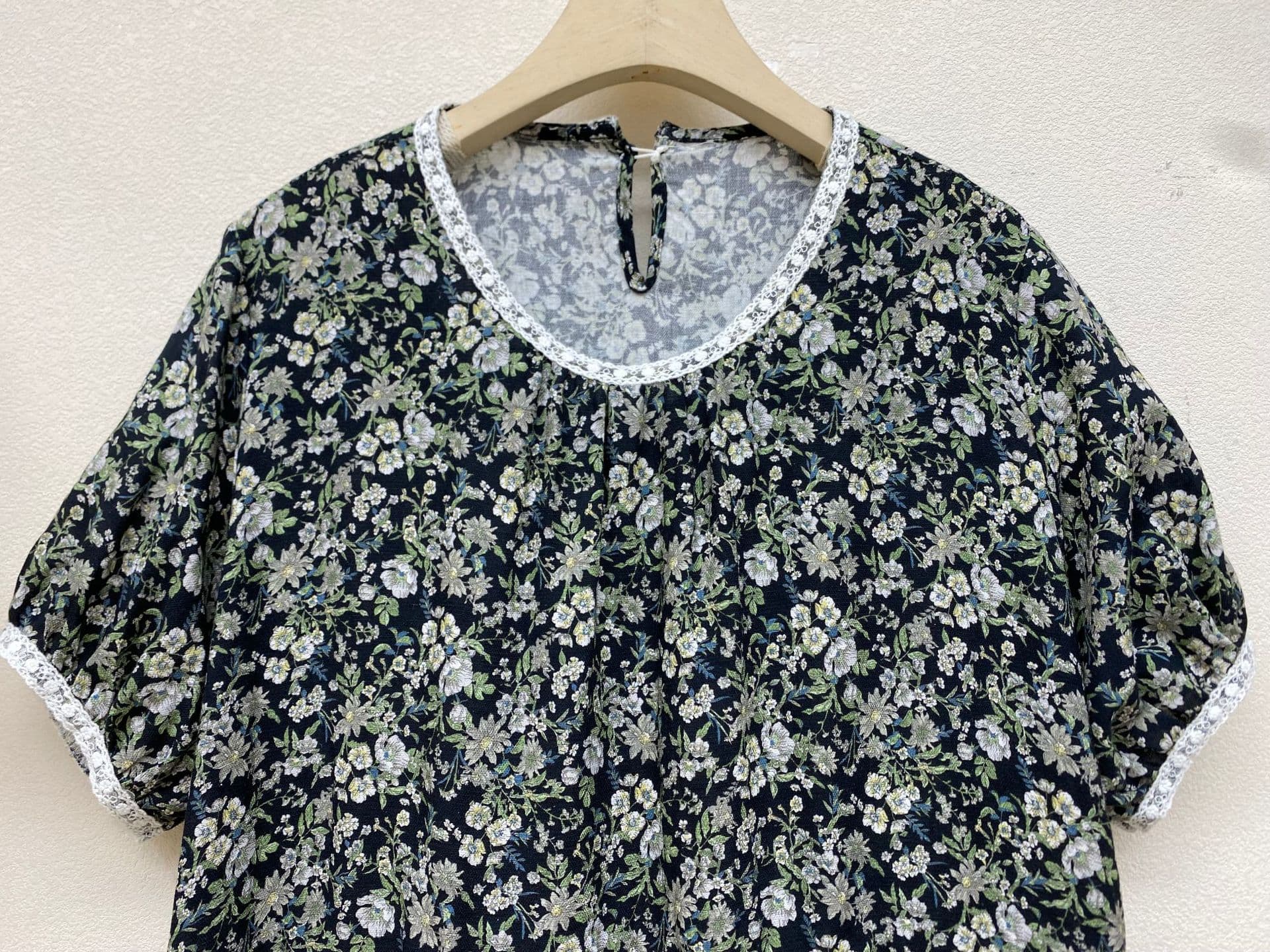 花柄 ファッション 小花模様の優しげティアードワンピース