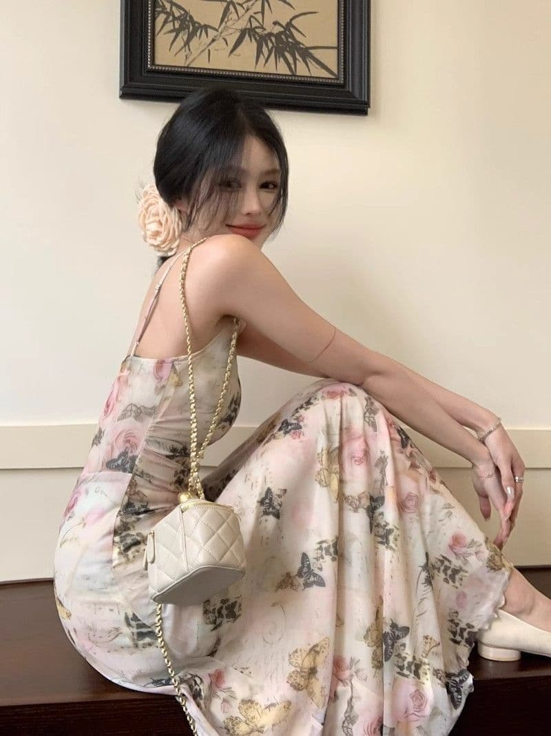 花柄 ファッション 蝶々と薔薇の優美なキャミワンピース