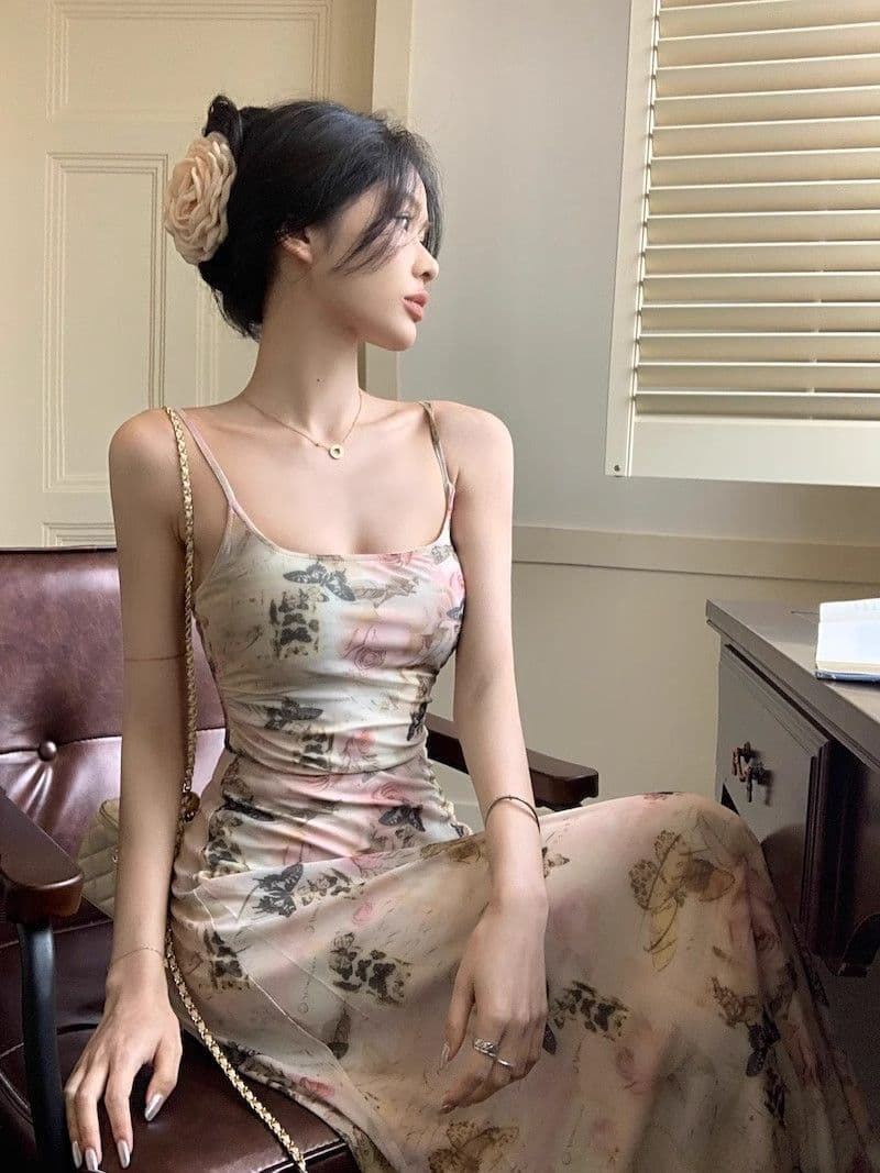 花柄 ファッション 蝶々と薔薇の優美なキャミワンピース
