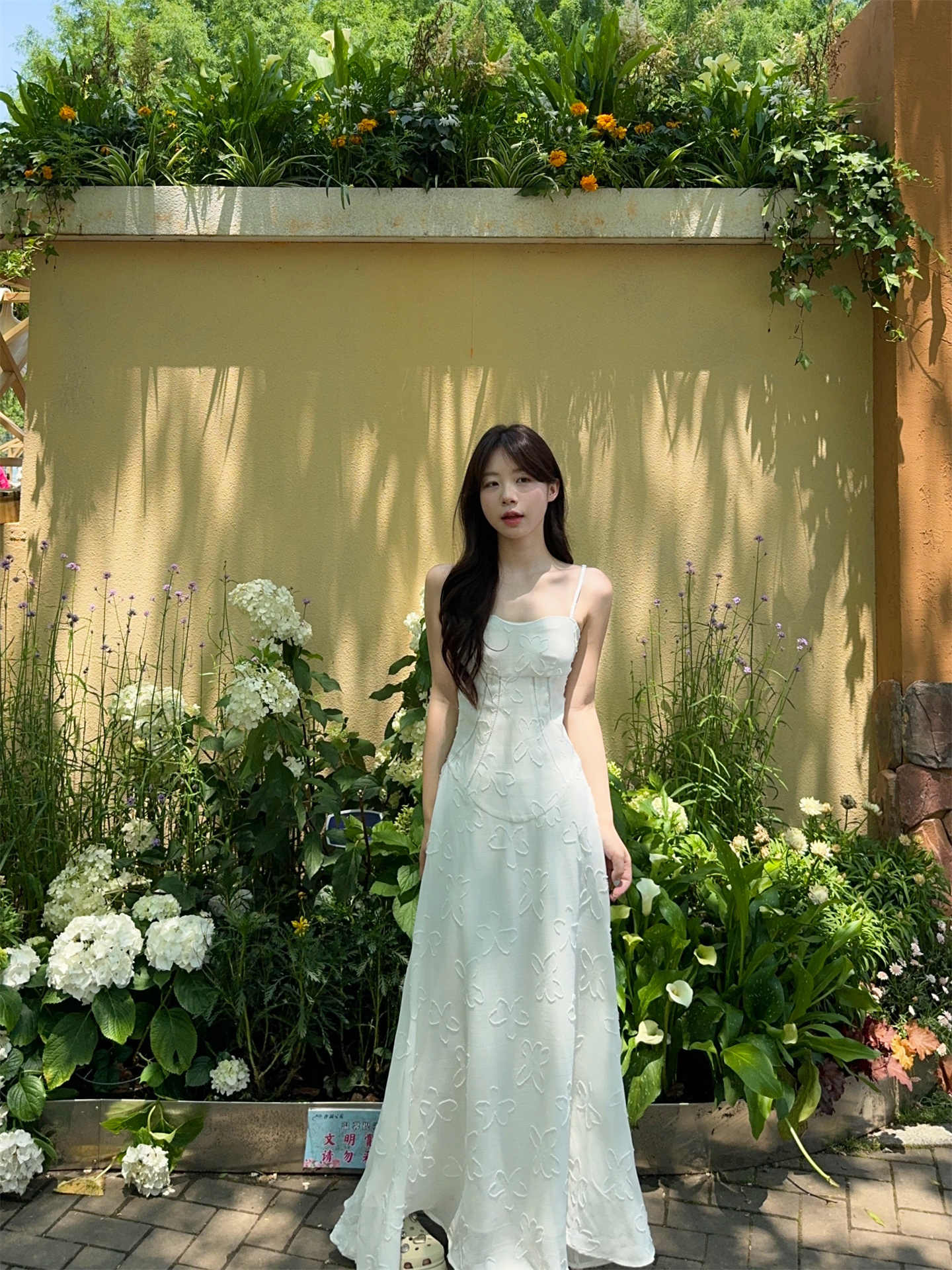 花柄 ファッション 2025年夏 優雅な花模様 キャミソールワンピース